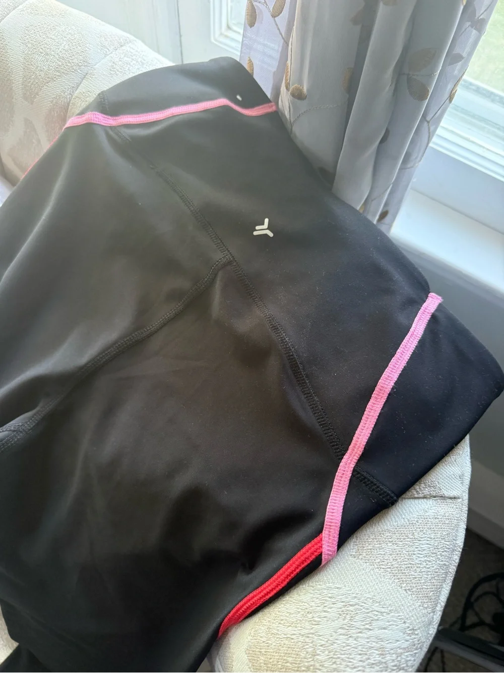 Old Navy Black High-Rise Leggings with Pink Trim